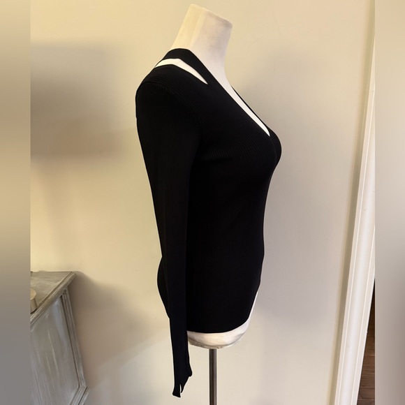 New! The Row Stretch Knit Slit V-Neck Sweater Size X-Small - Picture 6 of 12